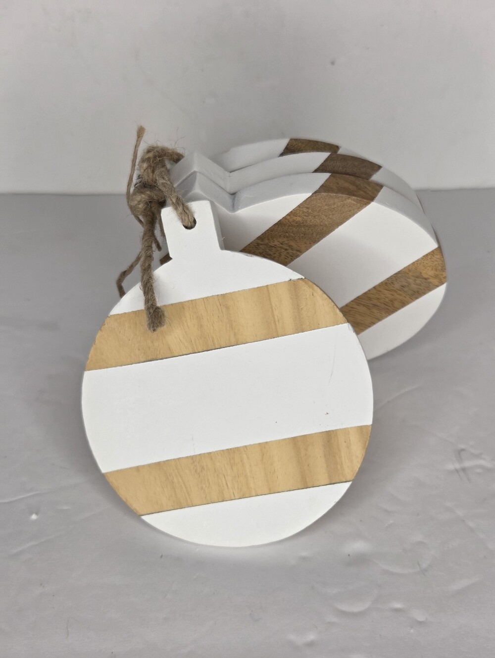 Mud Pie Christmas Bulb Mango Wood White And‎ Tan Striped Drink Coasters Set